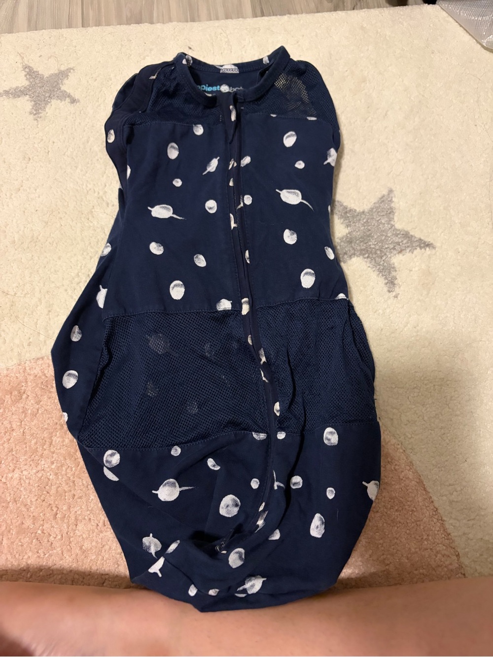 Happiest Baby Sleepea 5-second swaddle in Navy with White Planet Dots size S